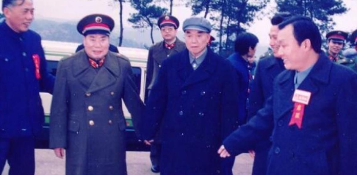 第二次授衔的十七位上将名单及其历史贡献，十七位上将名单公布，他们的历史贡献与授衔时刻回顾