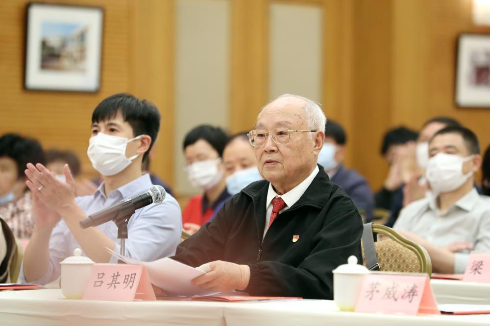 红旗颂歌，吕其明男声独唱的旋律传奇，红旗颂歌，吕其明男声独唱旋律传奇