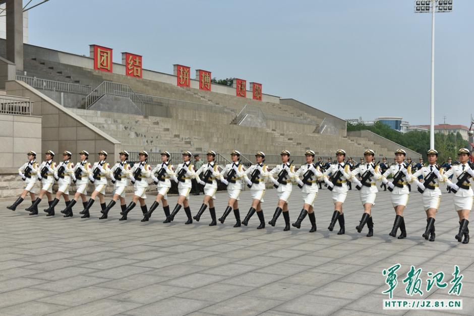 部队仪仗队女兵训练视频，展现坚韧与荣耀，部队仪仗队女兵训练，坚韧与荣耀的展现