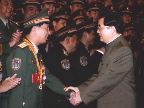 丁晓兵少将视察柳州支队，深化国防建设，强化军事素质，丁晓兵少将视察柳州支队深化国防建设强化军事素质行动启动