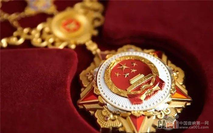 人民英雄共和国勋章，荣耀与致敬的象征，人民英雄共和国勋章，荣耀与致敬的至高象征
